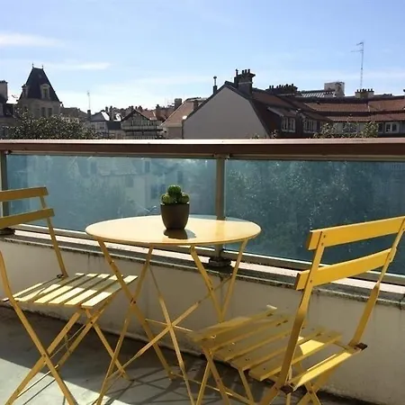 Toledo : Vue Sur Les Arbres En Centre Ville بياريتز